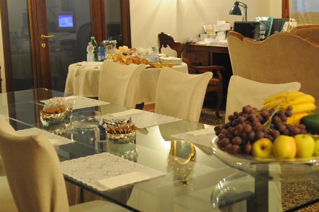 Al Melograno - Room & Breakfast Болонья Экстерьер фото